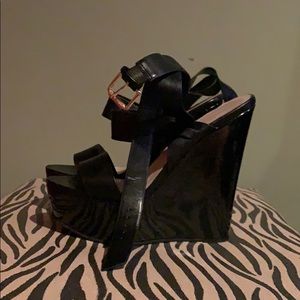 ALDO PLATFORM BLACK STRAP SANDALS